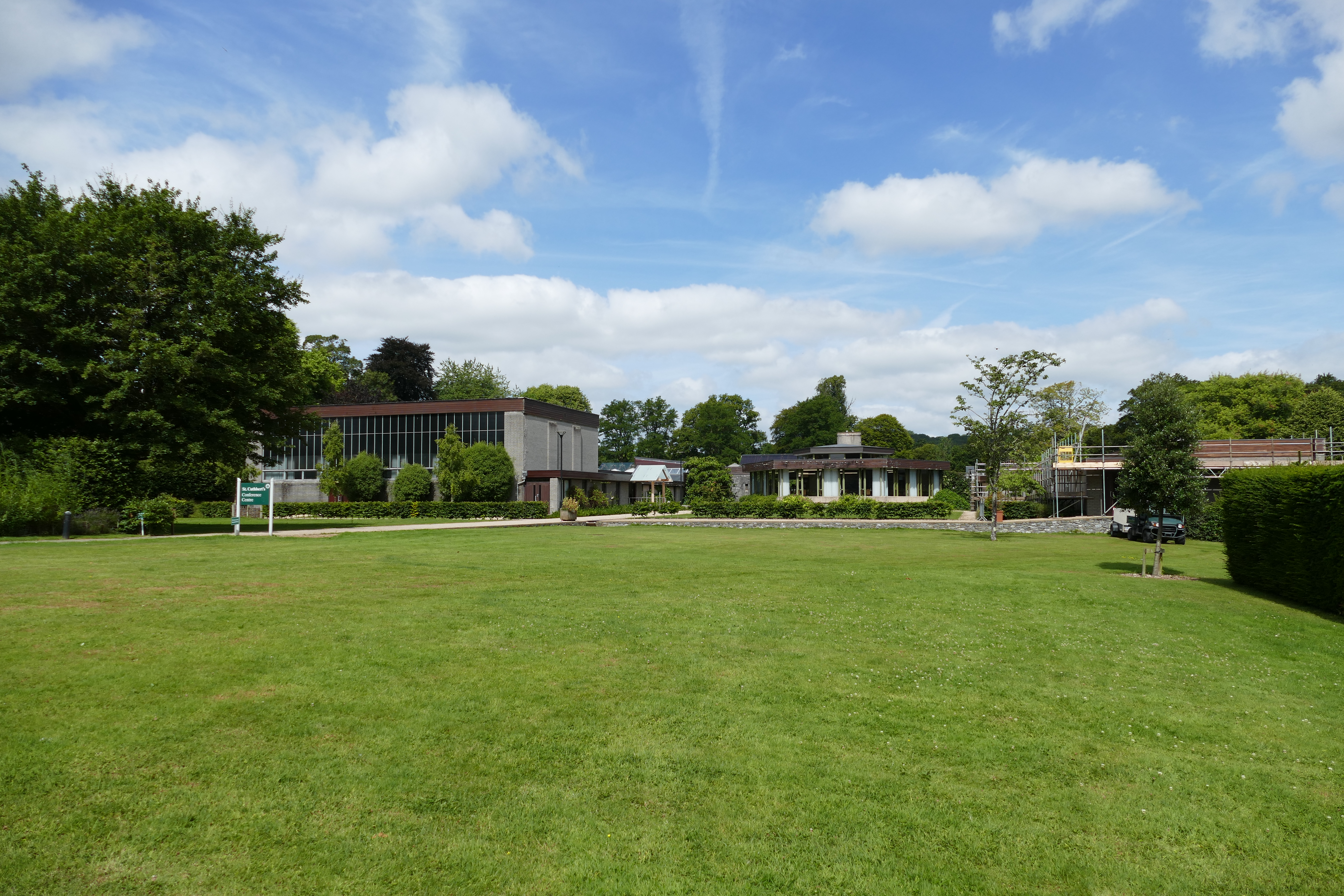 Buckfast Abbey Scenery (7)
