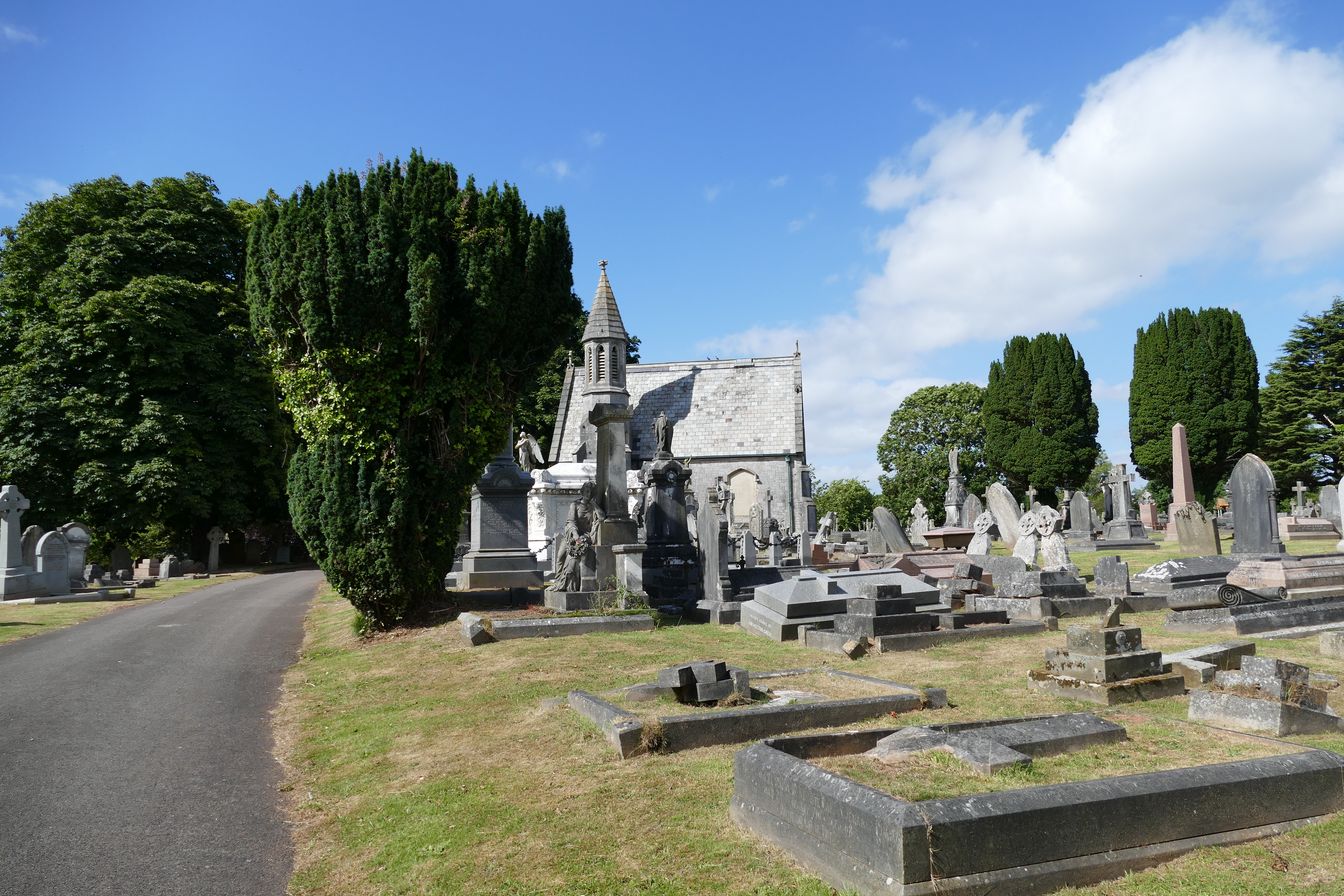 torquay-cemetery-singer-1